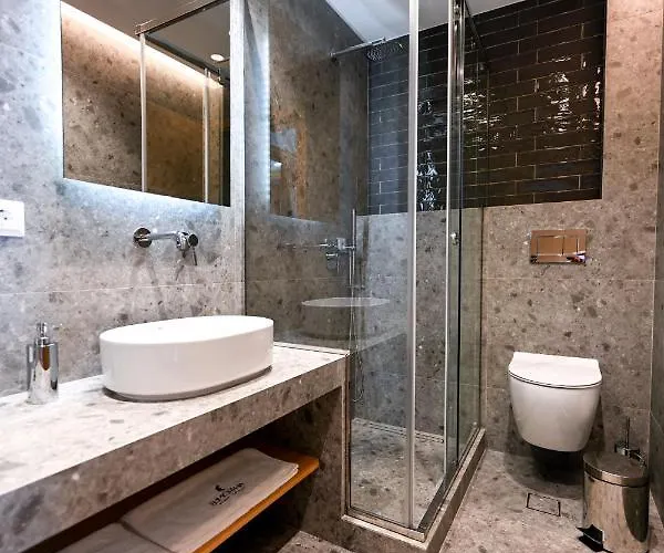 Aparthotel Eumorphia &